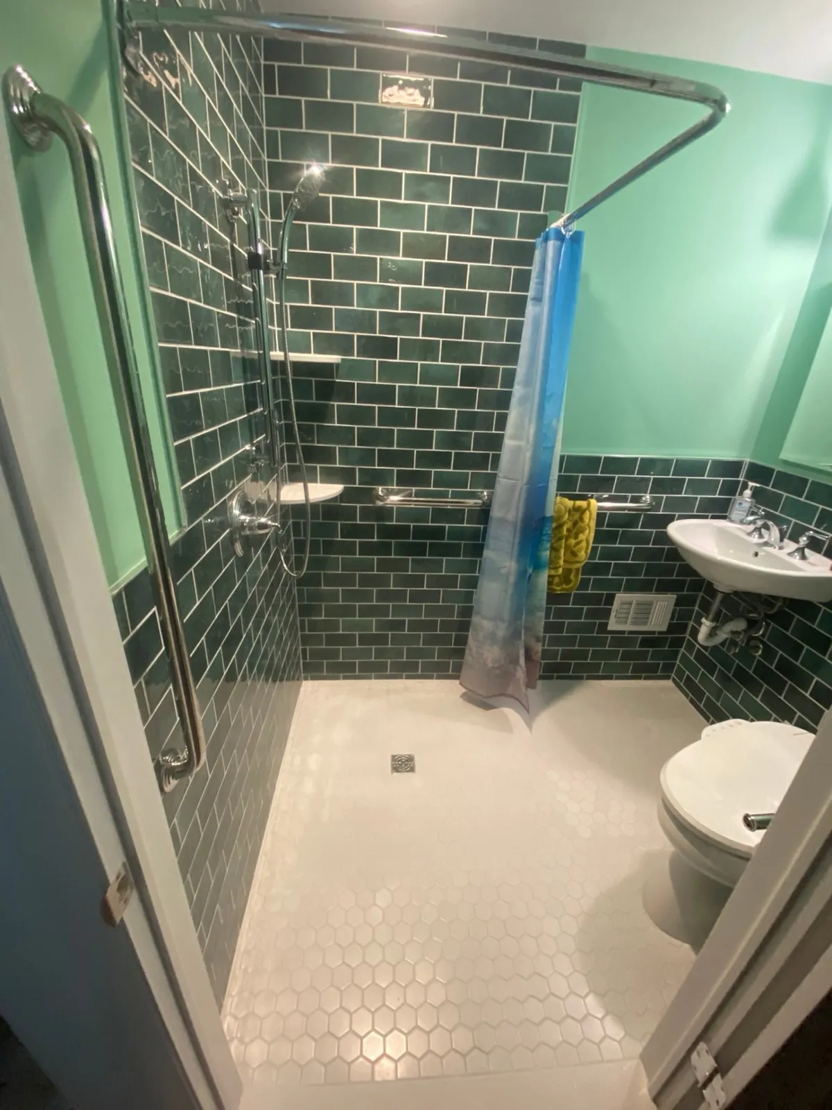 Bathroom remodel by Kubat Construction in South Jersey, photo 14